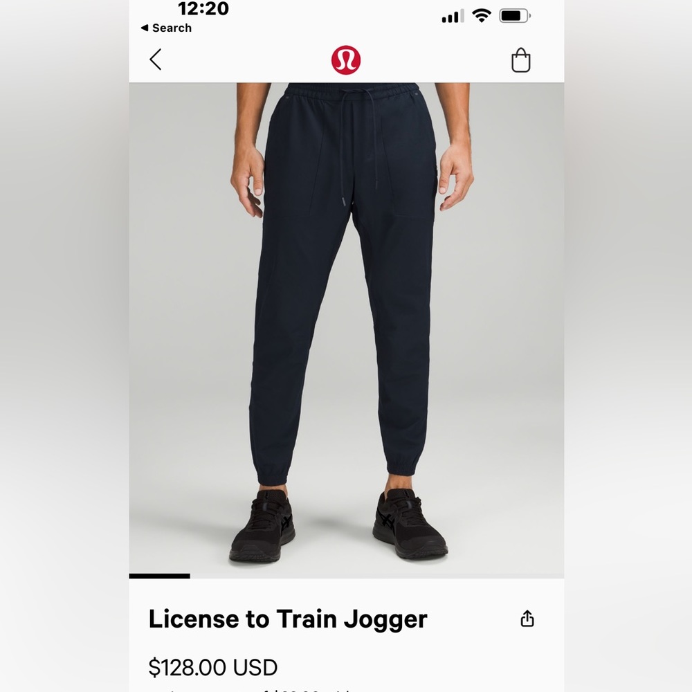 Men’s joggers in excellent condition. Color is true navy.